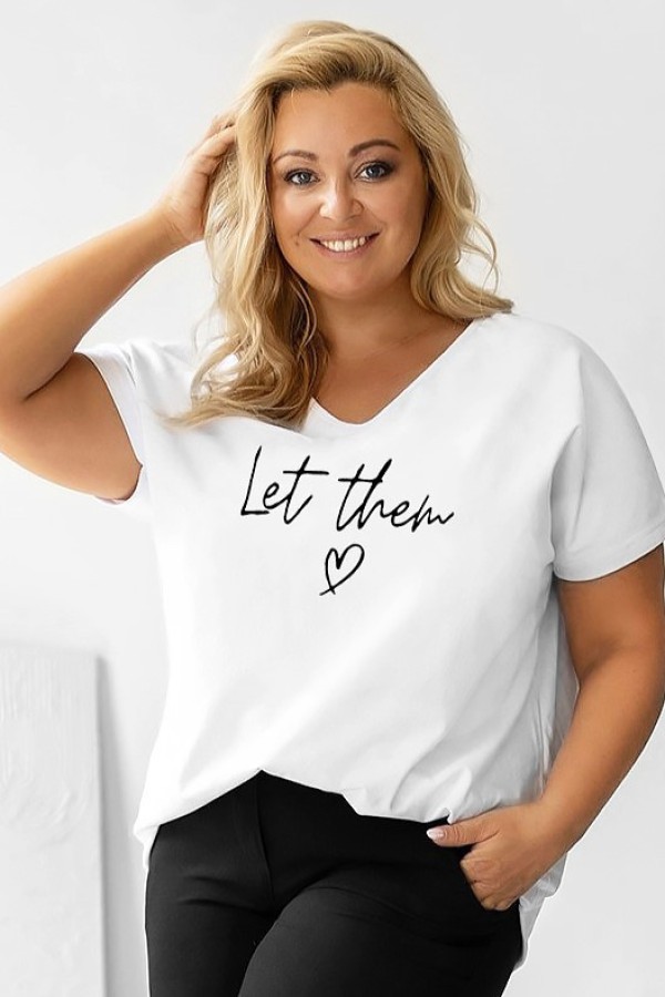 T-shirt damski plus size w kolorze białym dekolt w serek nadruk napis Let them