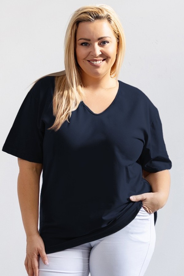 T-shirt damski plus size gładki w kolorze granatowym dekolt w serek V-neck POLA