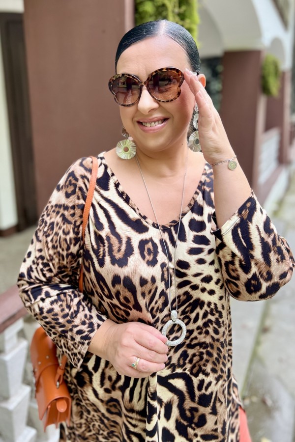 Tunika plus size rękaw 3/4 oversize rozcięcia wzór zwierzęcy MIRELLA 3