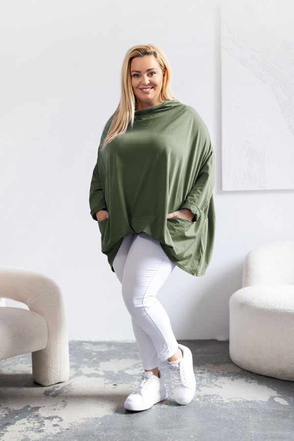 Mega oversize bluzka plus size w kolorze khaki zakładka dekolt woda kieszenie Crystal 1