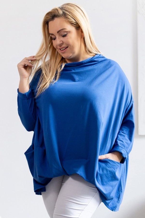 Mega oversize bluzka plus size w kolorze chabrowym zakładka dekolt woda kieszenie Crystal