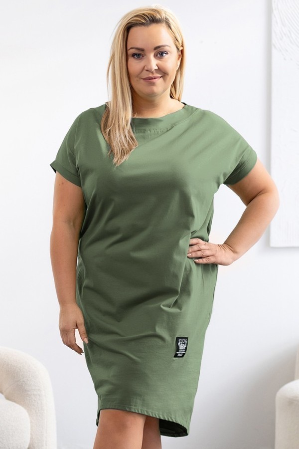 Sukienka plus size w kolorze khaki z krótkim rękawem naszywka Bonita