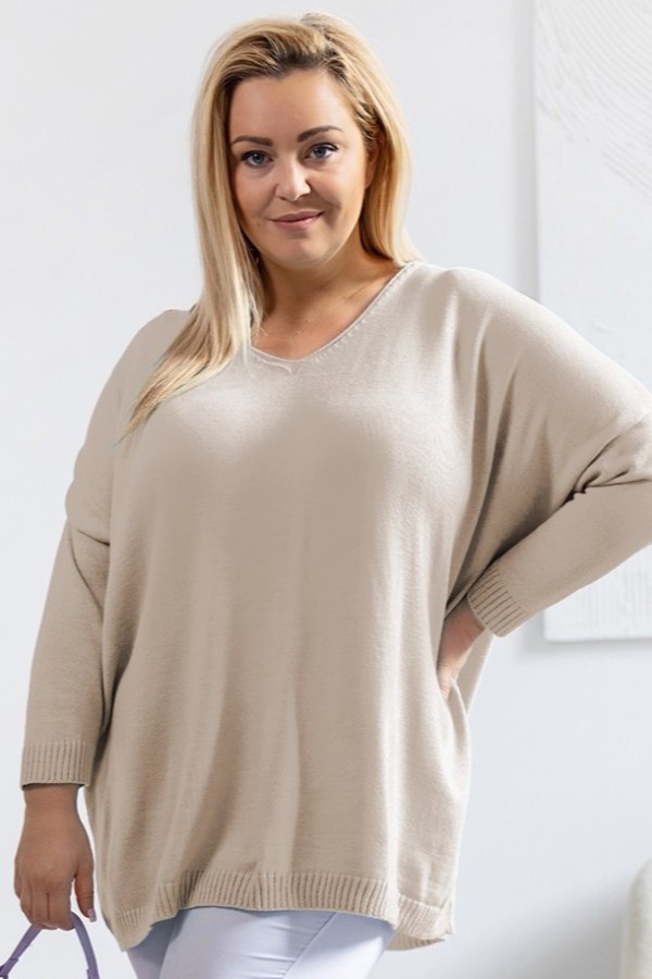 MEGA oversize sweter damski w kolorze beżowym dekolt V DAFNE