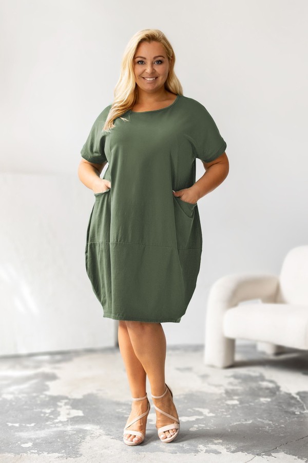 Bawełniana sukienka plus size w kolorze khaki z kieszeniami przeszycie Miley 1
