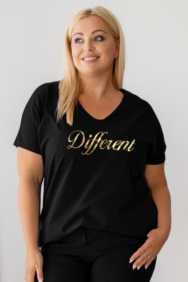 Bluzka damska T-shirt plus size w kolorze czarnym złoty napis Different 2
