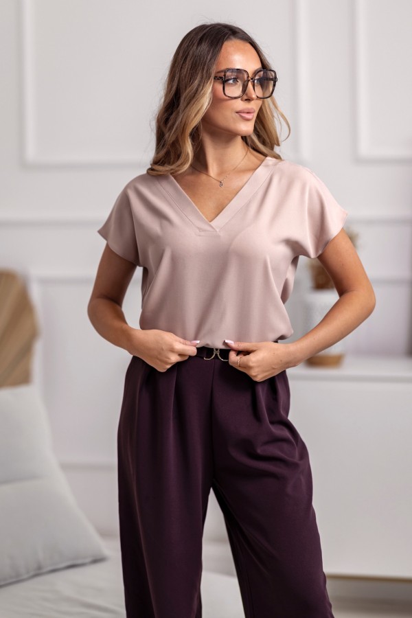 Elegancka bluzka koszulowa plus size w kolorze mocha latte dekolt V-neck MARKO 1