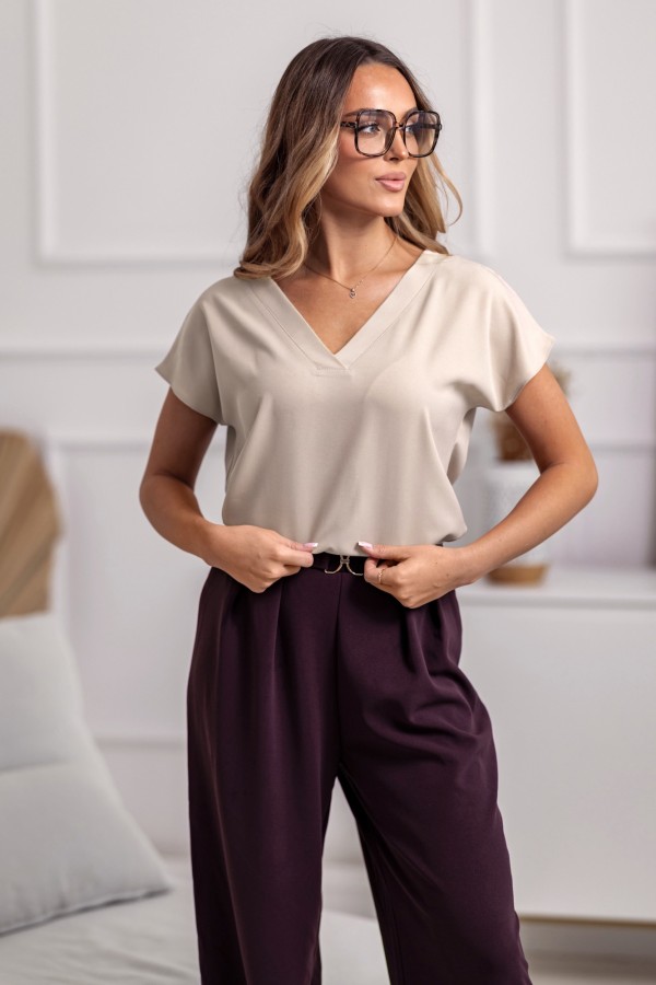 Elegancka bluzka koszulowa plus size w kolorze beżowym dekolt V-neck MARKO 1