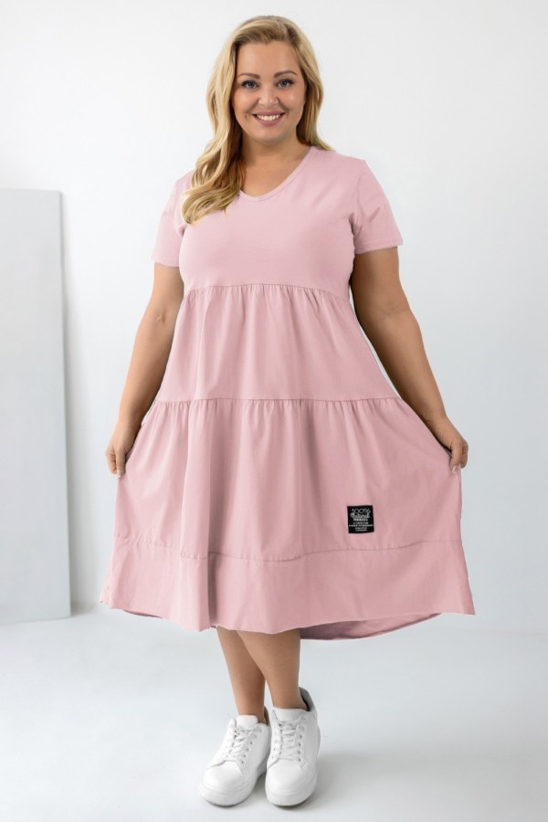 Sukienka plus size w kolorze pudrowym krótki rękaw falbany V dekolt Samanta