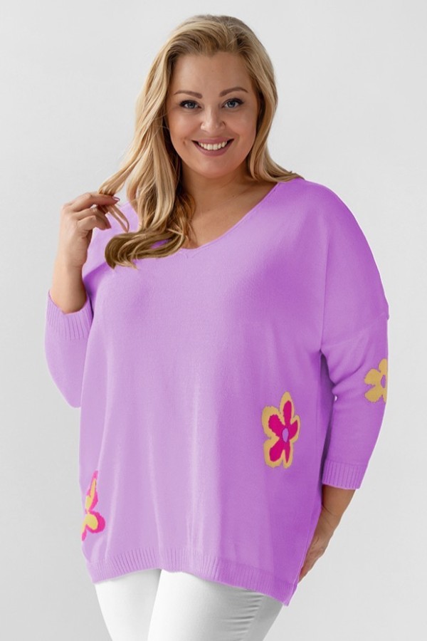 MEGA oversize sweter damski w kolorze lawendowym kwiaty dekolt V TRISTA