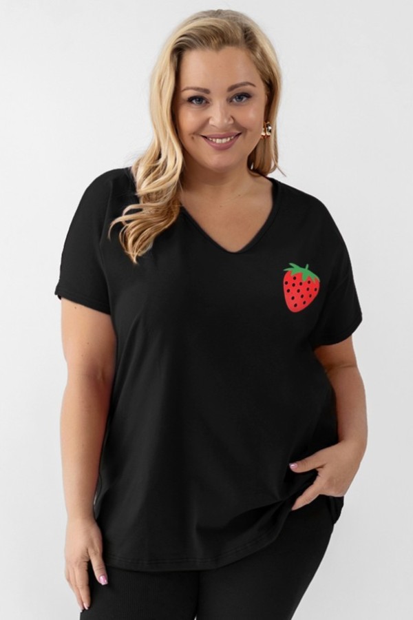 T-shirt damski plus size w kolorze czarnym dekolt w serek V-neck truskawka Strawberry