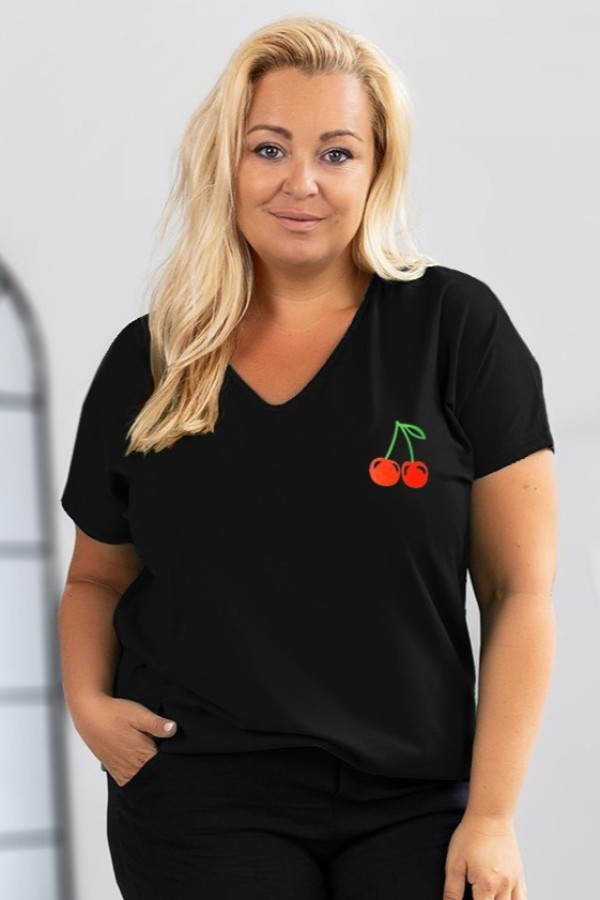 T-shirt damski plus size w kolorze czarnym dekolt w serek V-neck wiśnie CHERRY