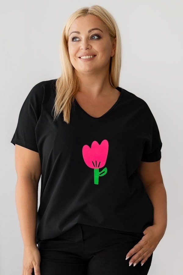 T-shirt damski plus size w kolorze czarnym dekolt w serek V-neck tulipan TULIP