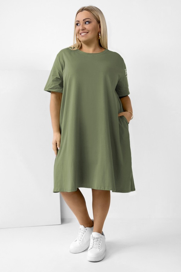 Sukienka T-shirtowa plus size w kolorze khaki kieszenie napisy na rękawie LOPEZ 1