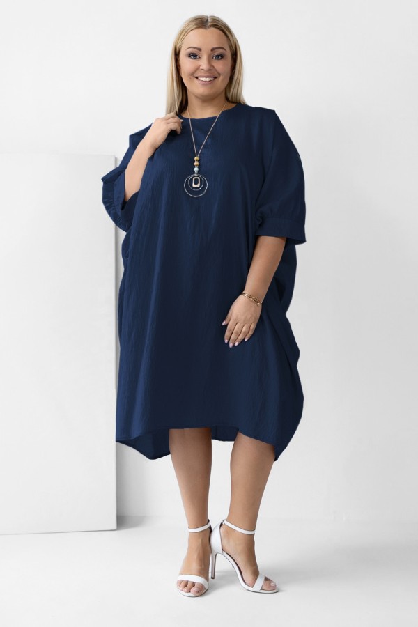 MEGA oversize sukienka plus size w kolorze granatowym z naszyjnikiem ABISON 1