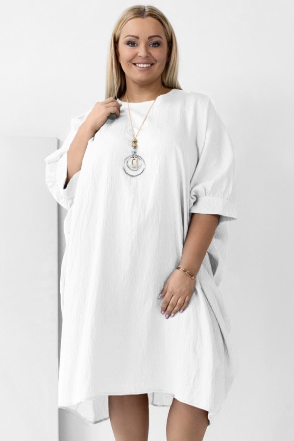 MEGA oversize sukienka plus size w kolorze białym z naszyjnikiem ABISON 2