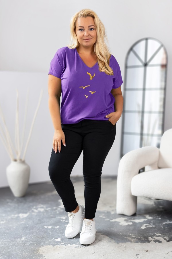 Bluzka damska T-shirt plus size w kolorze fioletowym złoty nadruk odlatujące ptaki 1