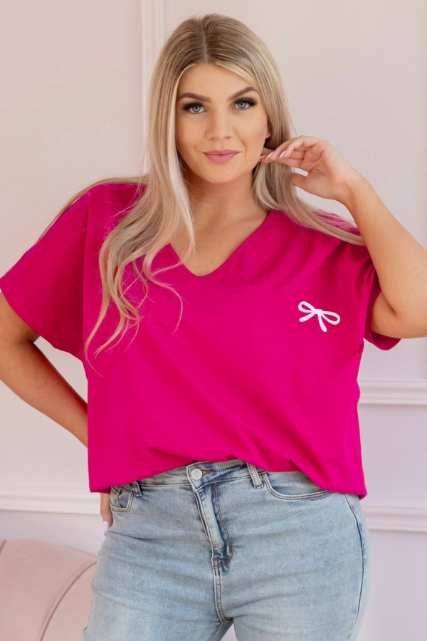 T-shirt damski plus size w kolorze fuksji dekolt w serek V-neck kokardka BOWI 2
