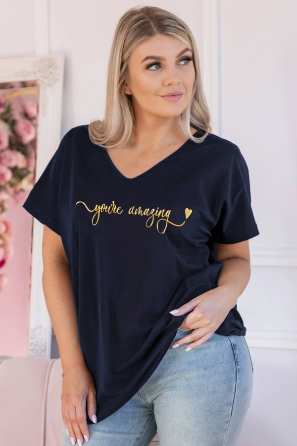 T-shirt damski plus size w kolorze granatowym dekolt w serek złoty nadruk You are amazing 2