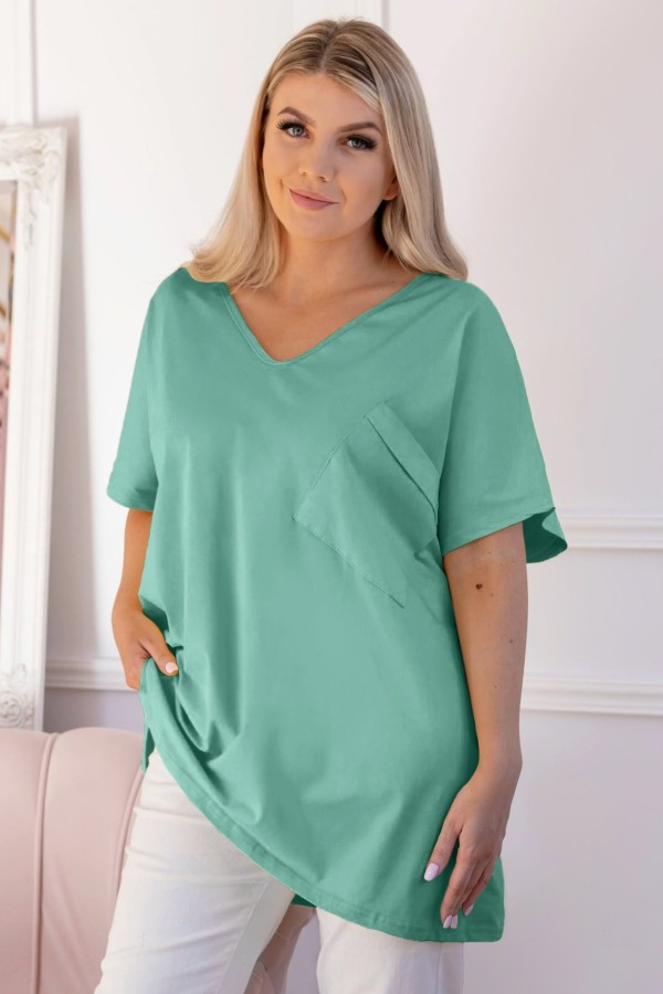 T-shirt damski plus size w kolorze dark mint dekolt w serek V-neck kieszeń 2