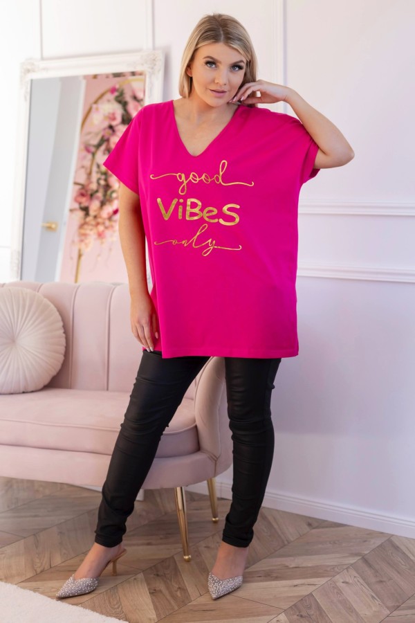Bluzka damska T-shirt plus size w kolorze fuksji złoty napis Good vibes only 1