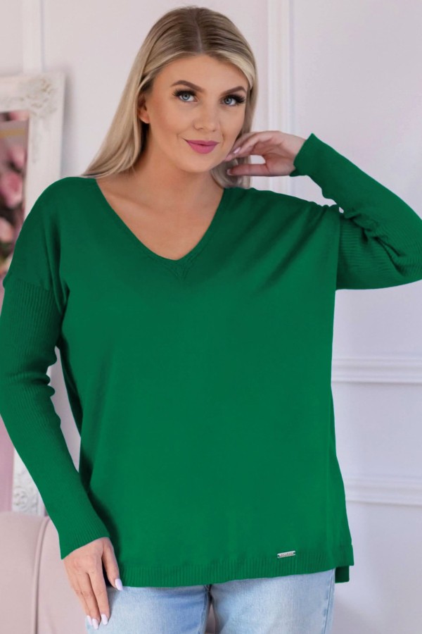 Lekki sweter damski w kolorze zielonym V-dekolt naszywka prążkowane rękawy GEMA 2