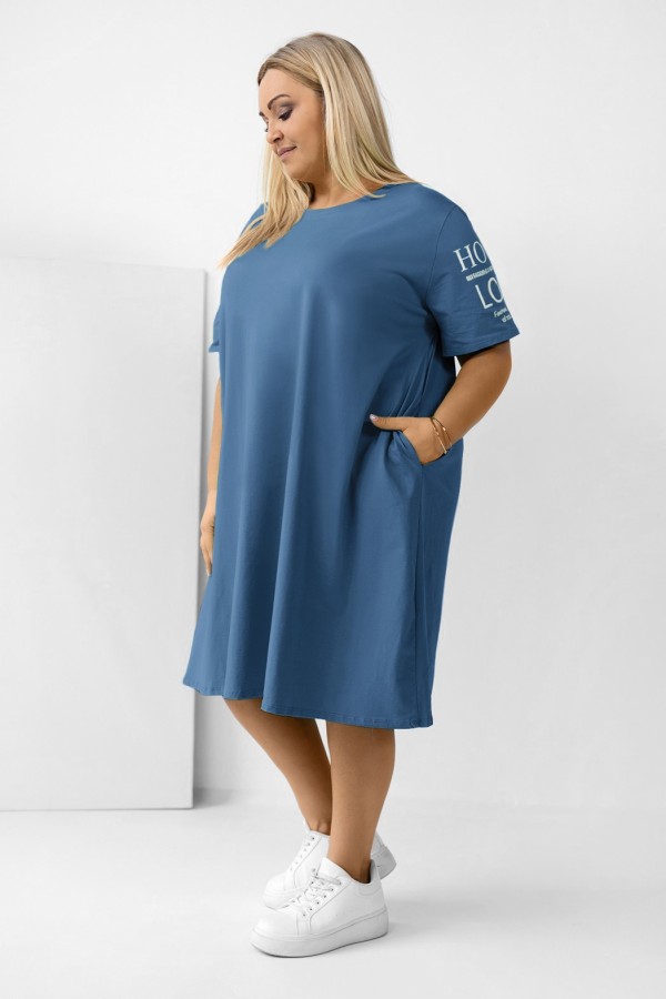Sukienka T-shirtowa plus size w kolorze denim kieszenie napisy na rękawie LOPEZ 2