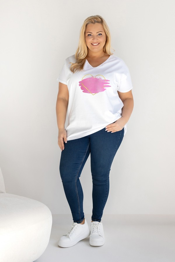 T-shirt damski plus size w kolorze białym dekolt w serek nadruk farba serce CODI 1